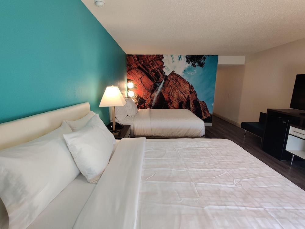 Clarion Pointe Fresno Near Yosemite Otel Dış mekan fotoğraf