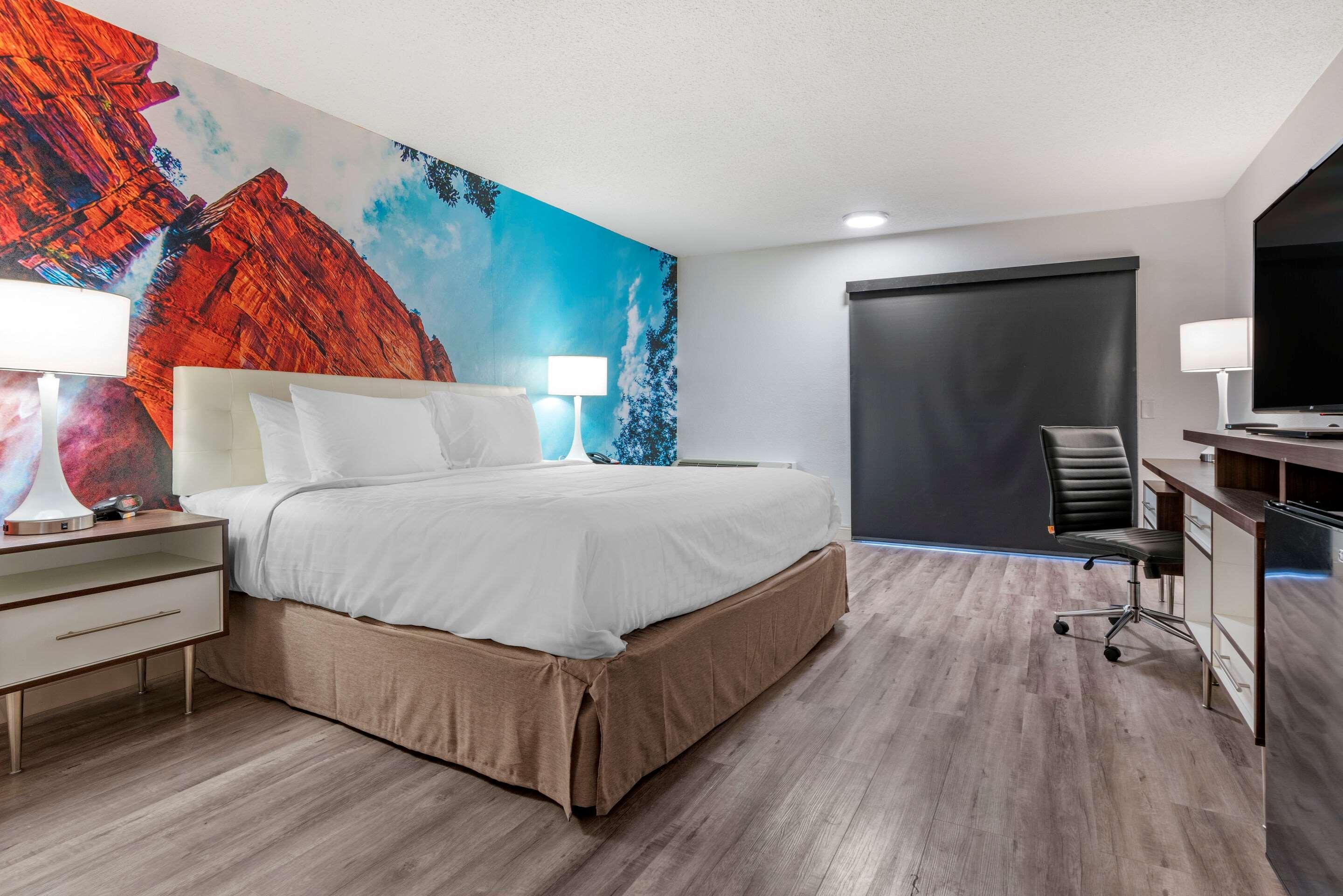 Clarion Pointe Fresno Near Yosemite Otel Dış mekan fotoğraf
