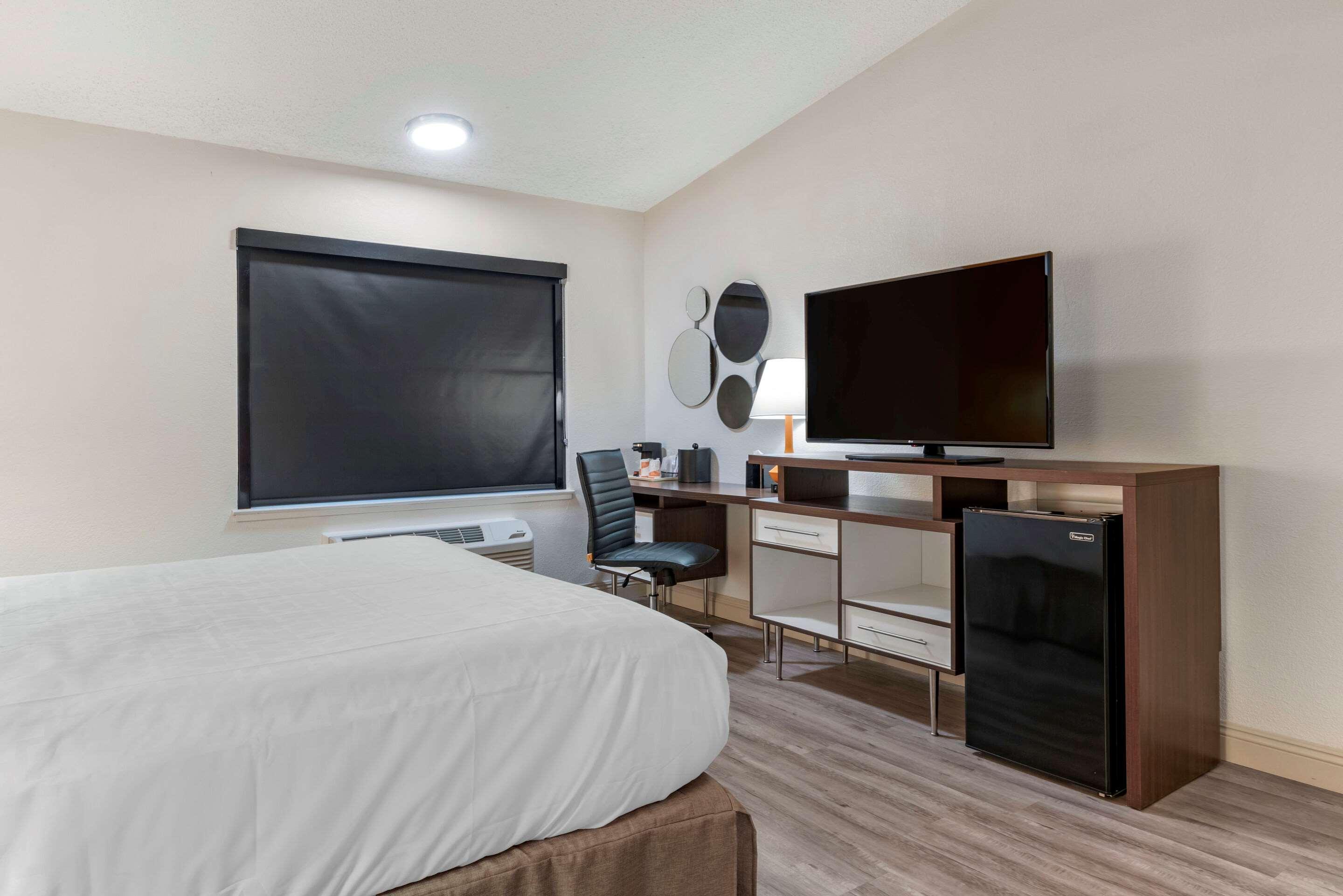 Clarion Pointe Fresno Near Yosemite Otel Dış mekan fotoğraf
