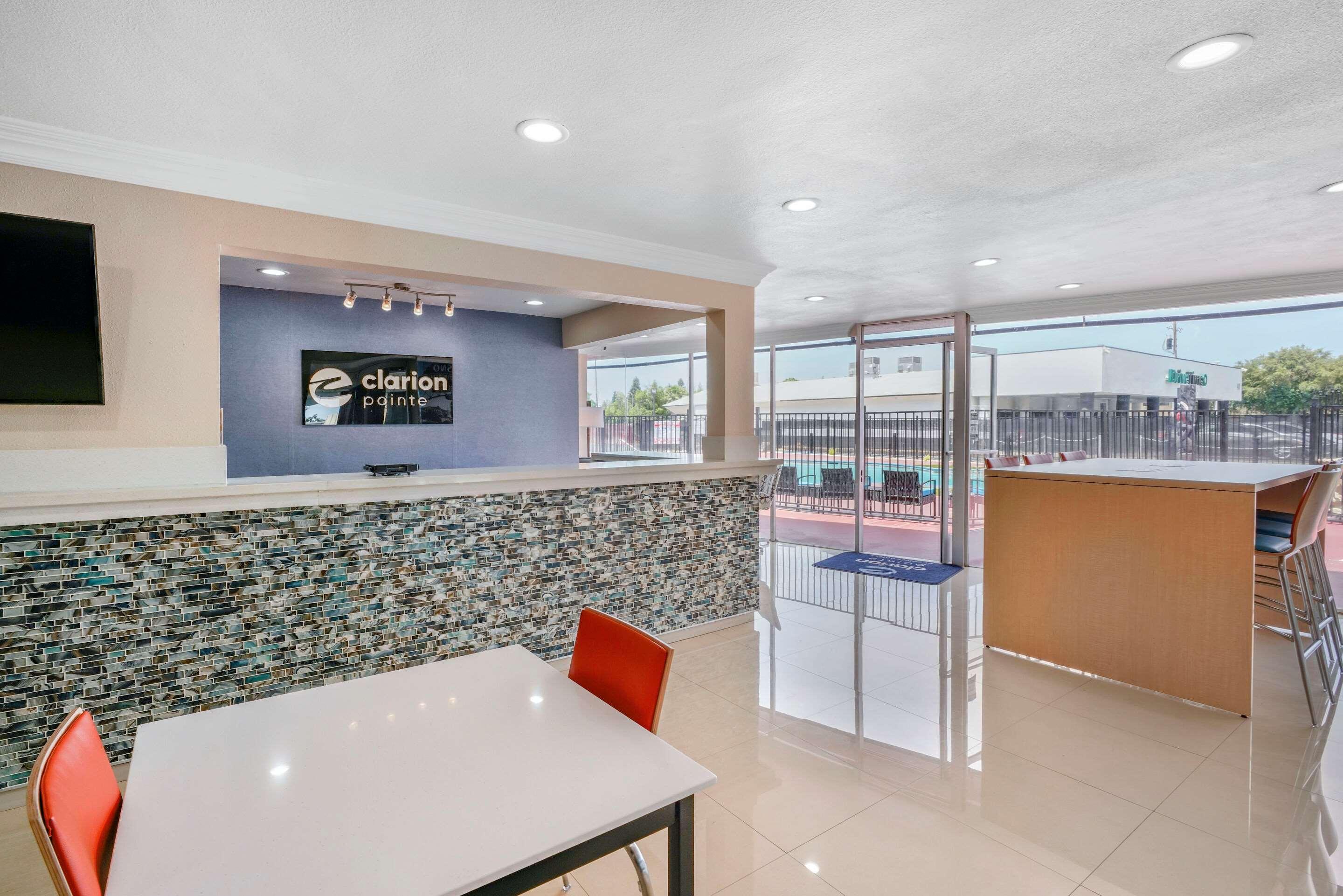 Clarion Pointe Fresno Near Yosemite Otel Dış mekan fotoğraf