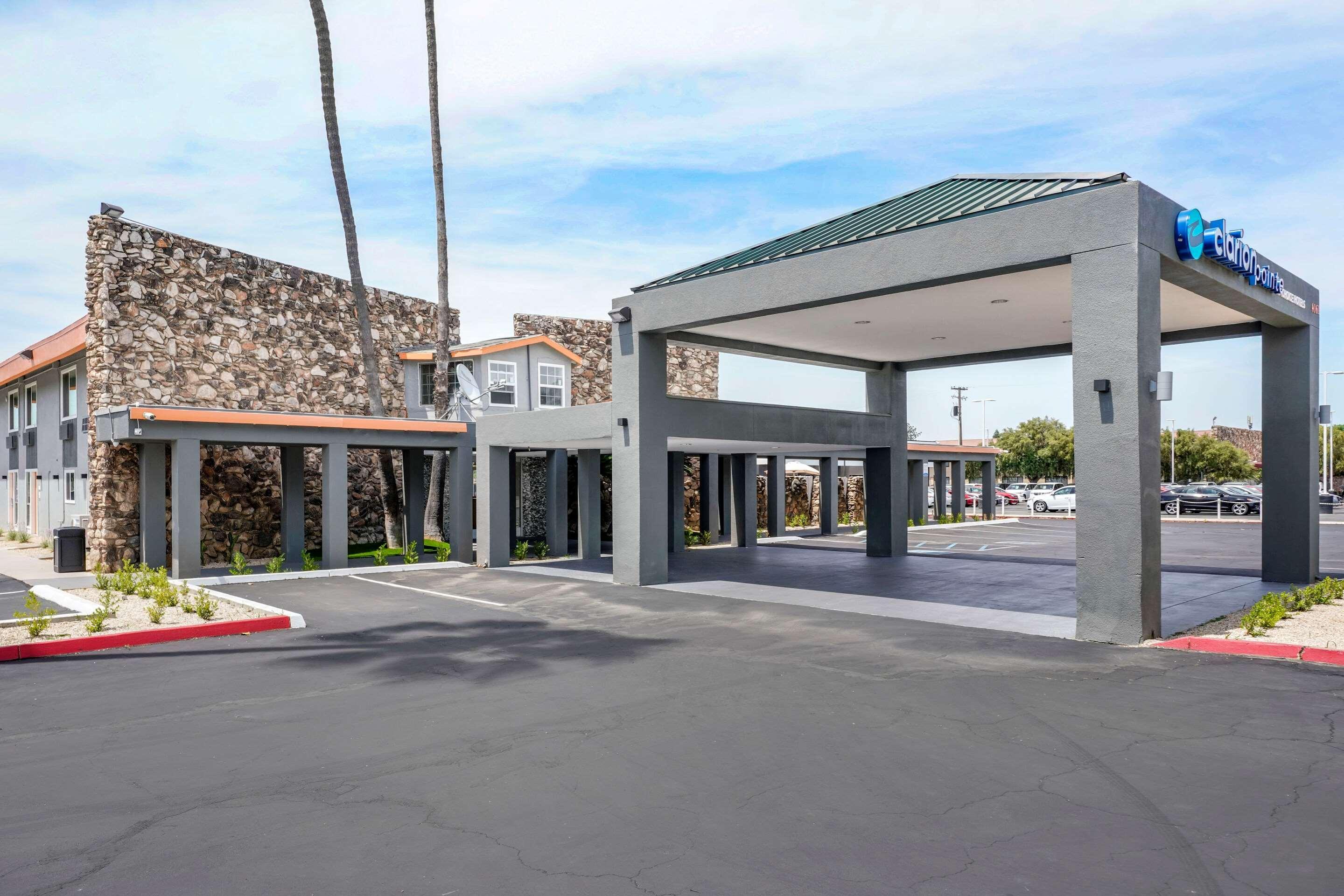 Clarion Pointe Fresno Near Yosemite Otel Dış mekan fotoğraf
