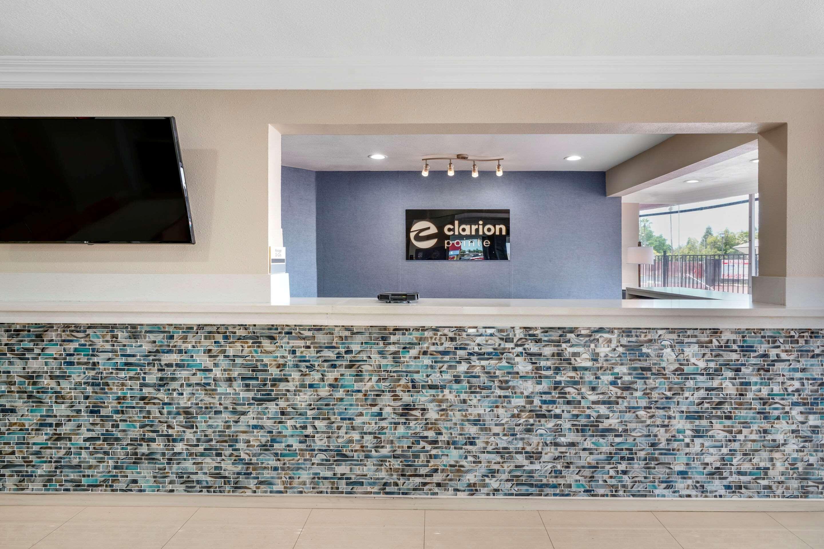 Clarion Pointe Fresno Near Yosemite Otel Dış mekan fotoğraf