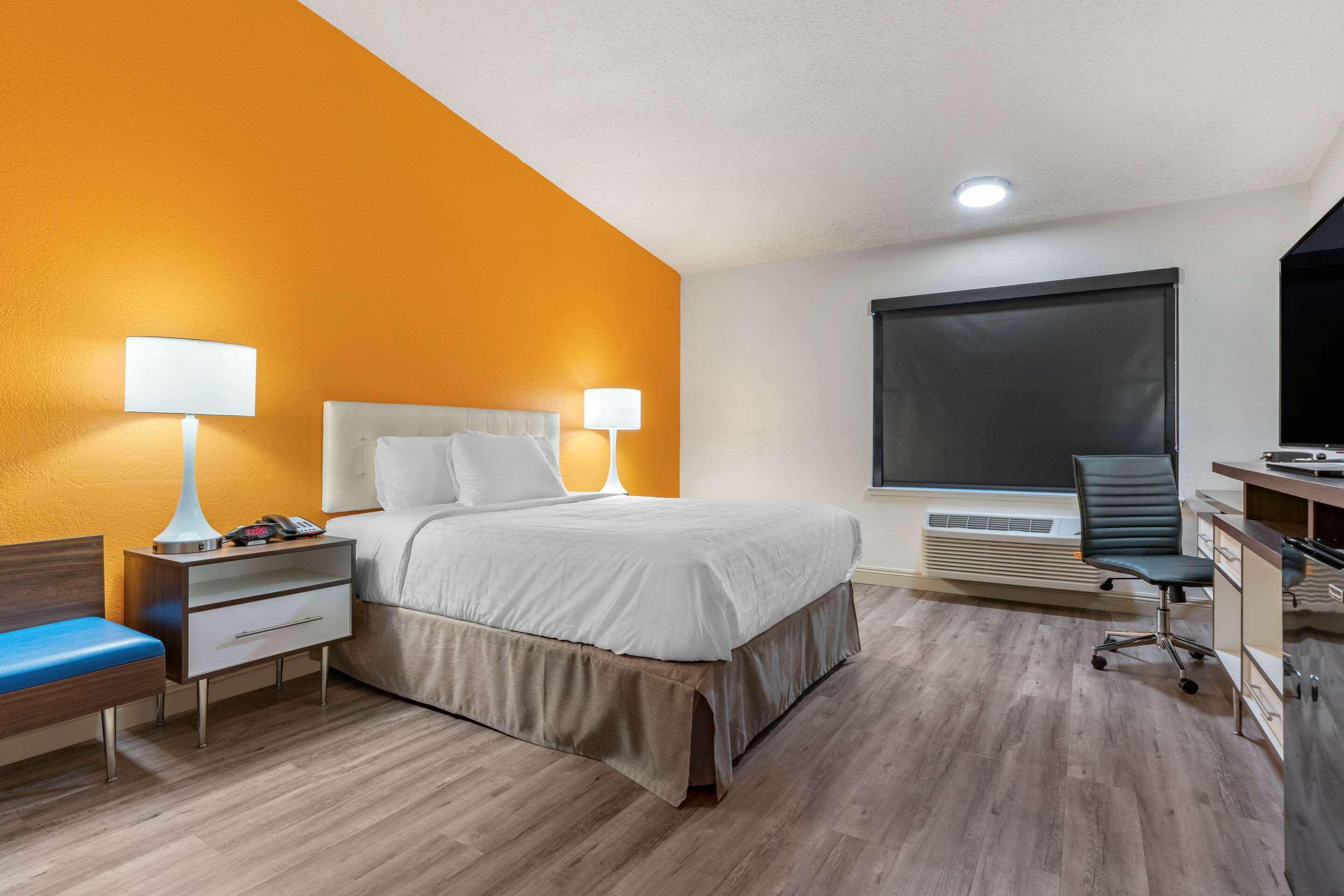 Clarion Pointe Fresno Near Yosemite Otel Dış mekan fotoğraf