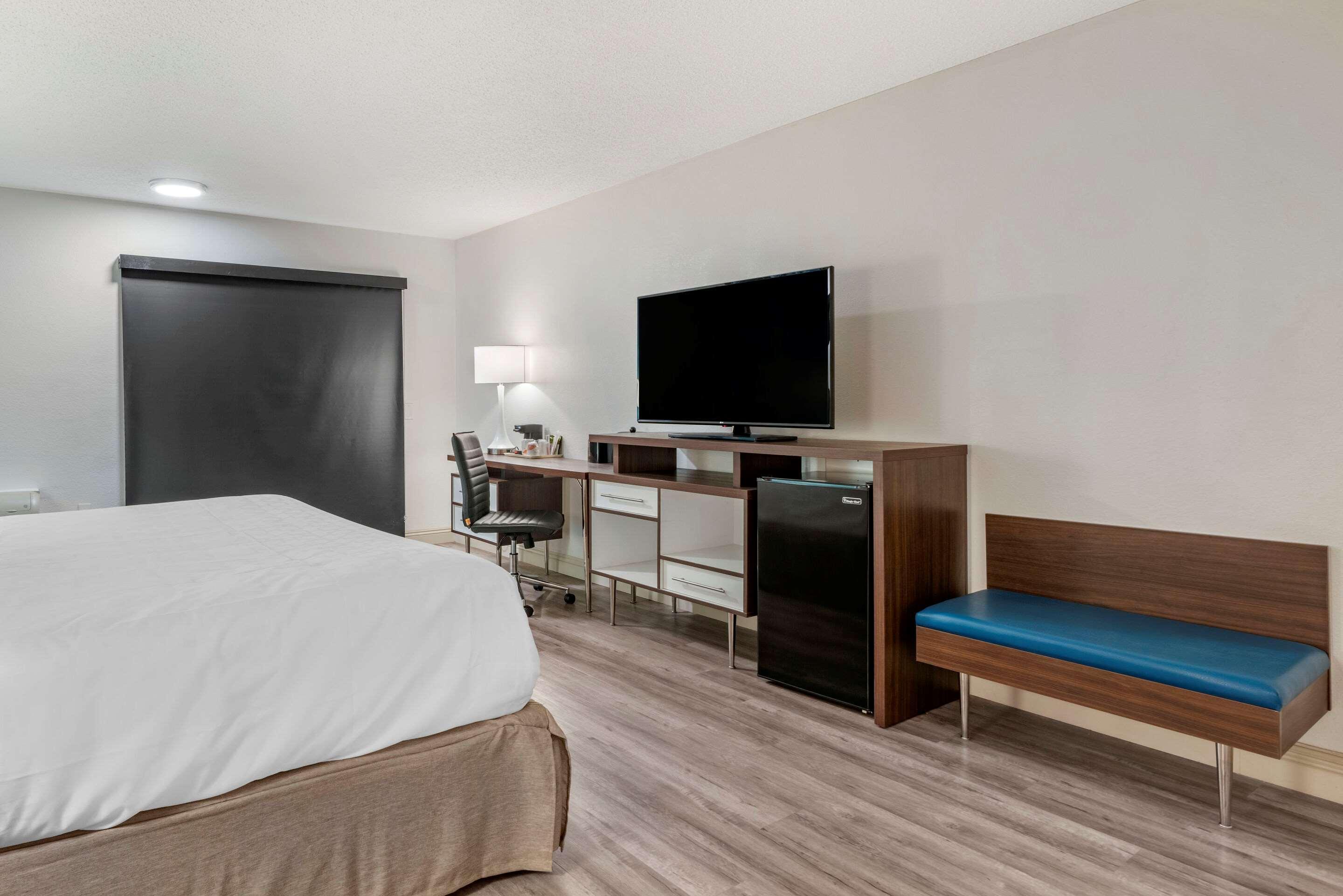 Clarion Pointe Fresno Near Yosemite Otel Dış mekan fotoğraf