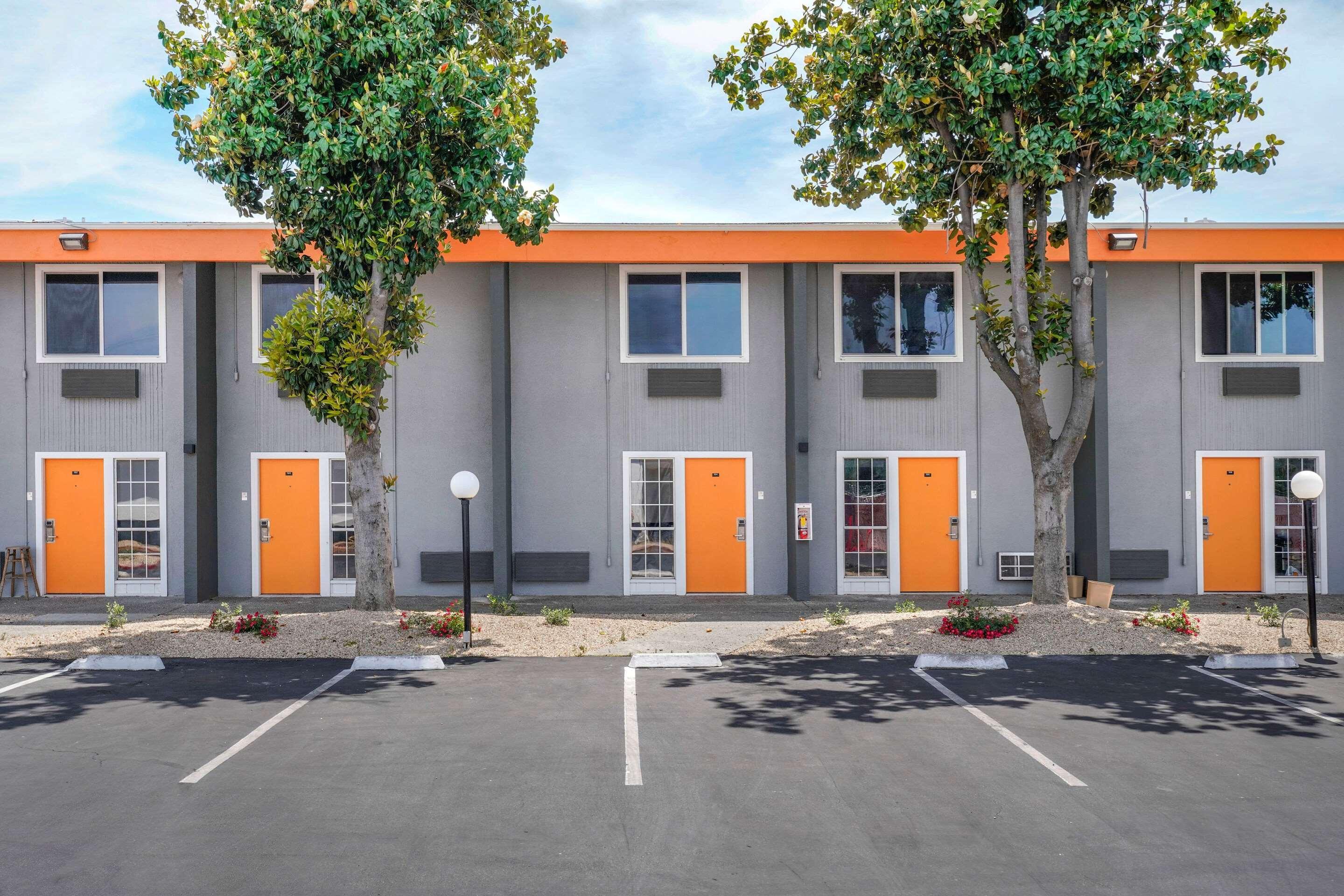 Clarion Pointe Fresno Near Yosemite Otel Dış mekan fotoğraf