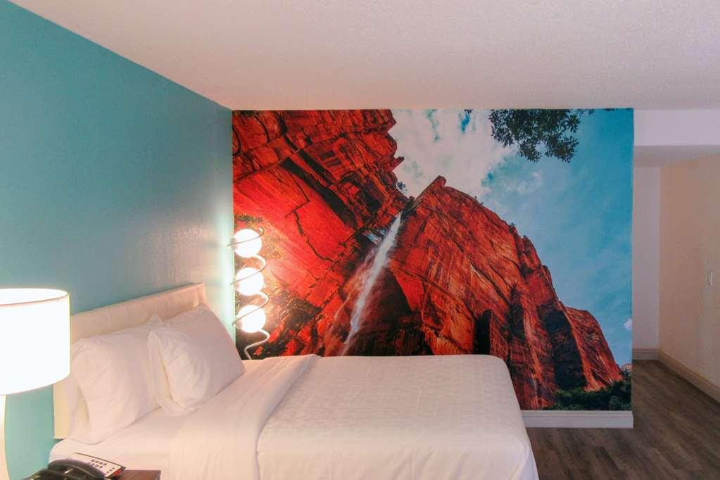 Clarion Pointe Fresno Near Yosemite Otel Oda fotoğraf