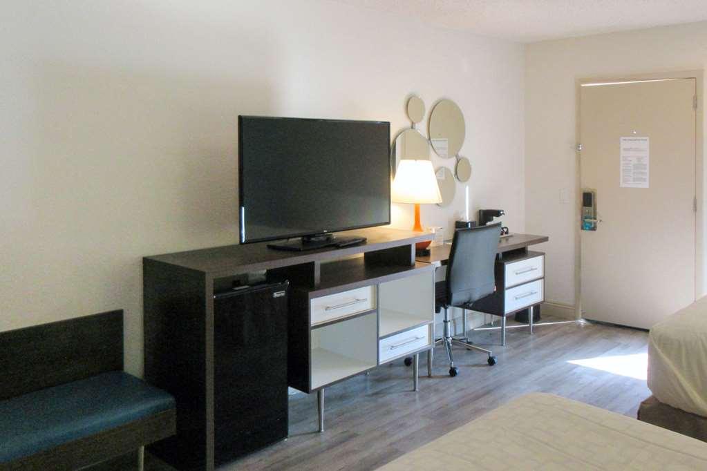 Clarion Pointe Fresno Near Yosemite Otel Oda fotoğraf