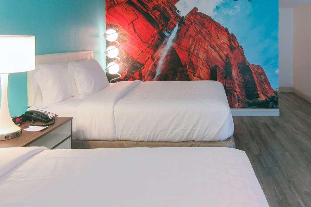 Clarion Pointe Fresno Near Yosemite Otel Oda fotoğraf