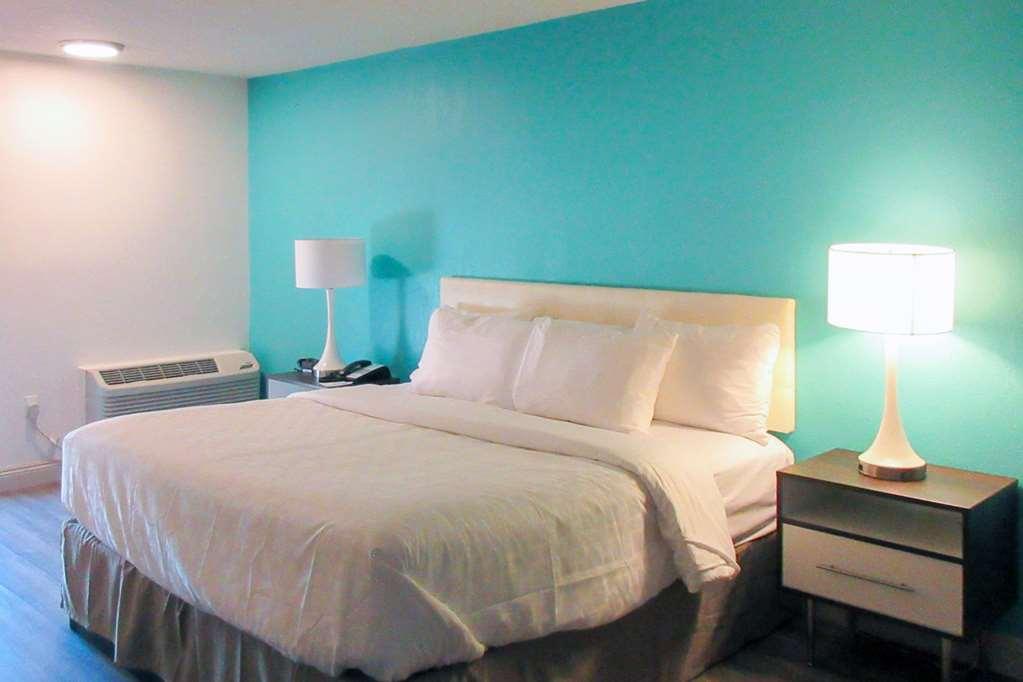 Clarion Pointe Fresno Near Yosemite Otel Oda fotoğraf
