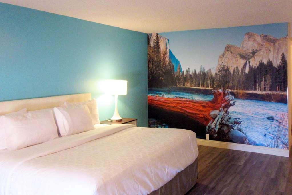 Clarion Pointe Fresno Near Yosemite Otel Oda fotoğraf